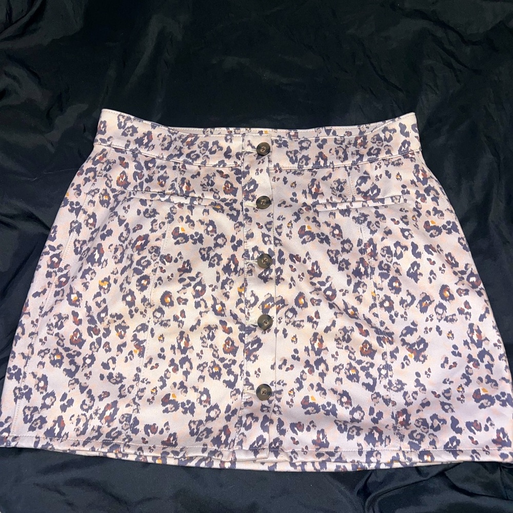 BUTTON FRONT SKIRT